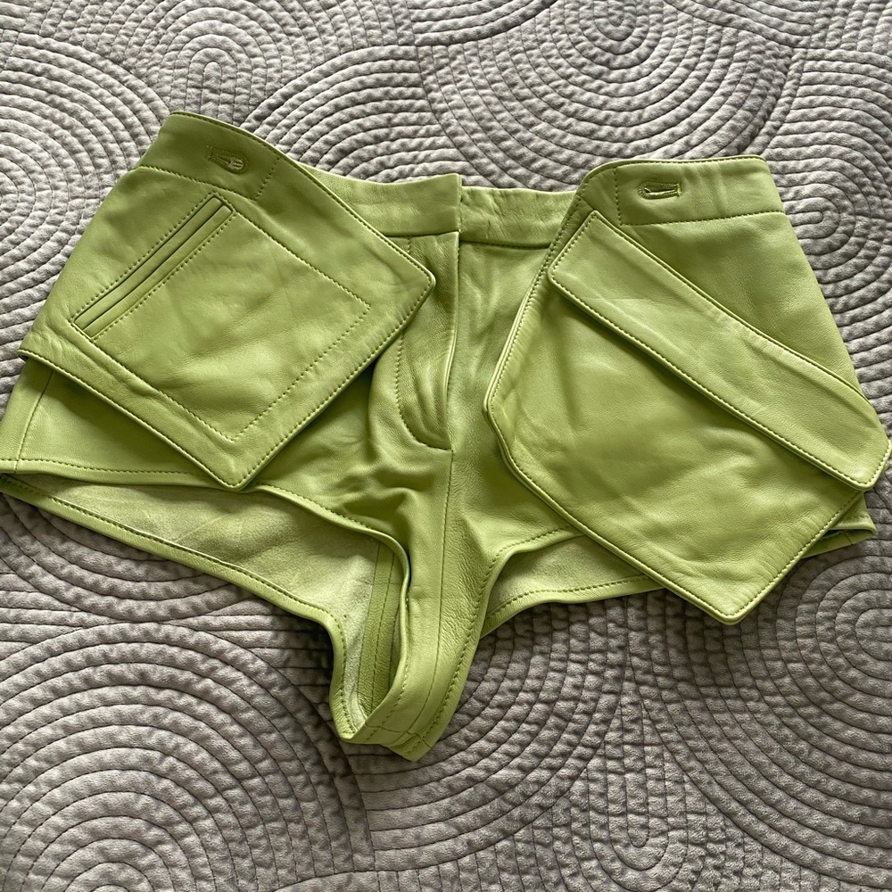 Jacquemus Green High-Waist Tailored Shorts - Picture 10 of 10